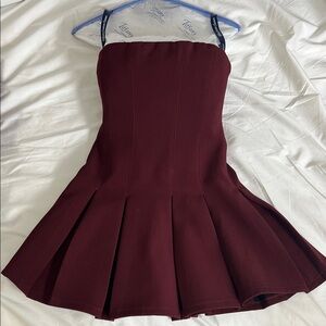 Chic Strapless Dress in Deep Burgundy